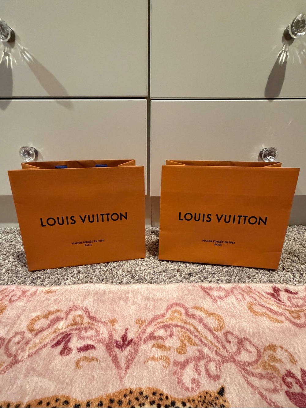 Authentic designer shopping bags - Picture 4 of 5
